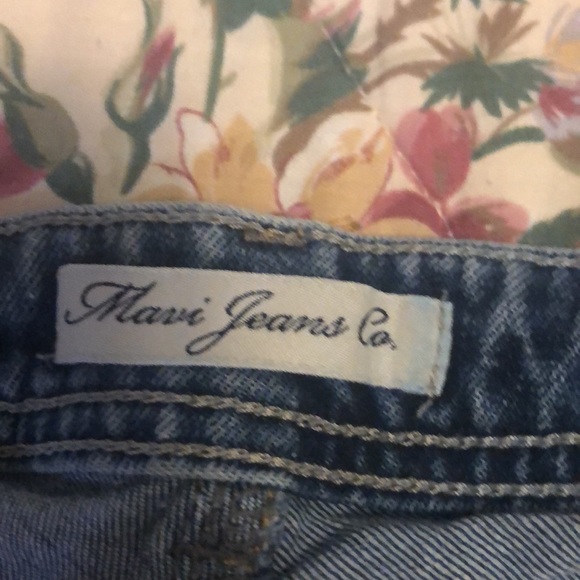 Skinny ripped jeans, embroidered edges, five pokets - Picture 4 of 4
